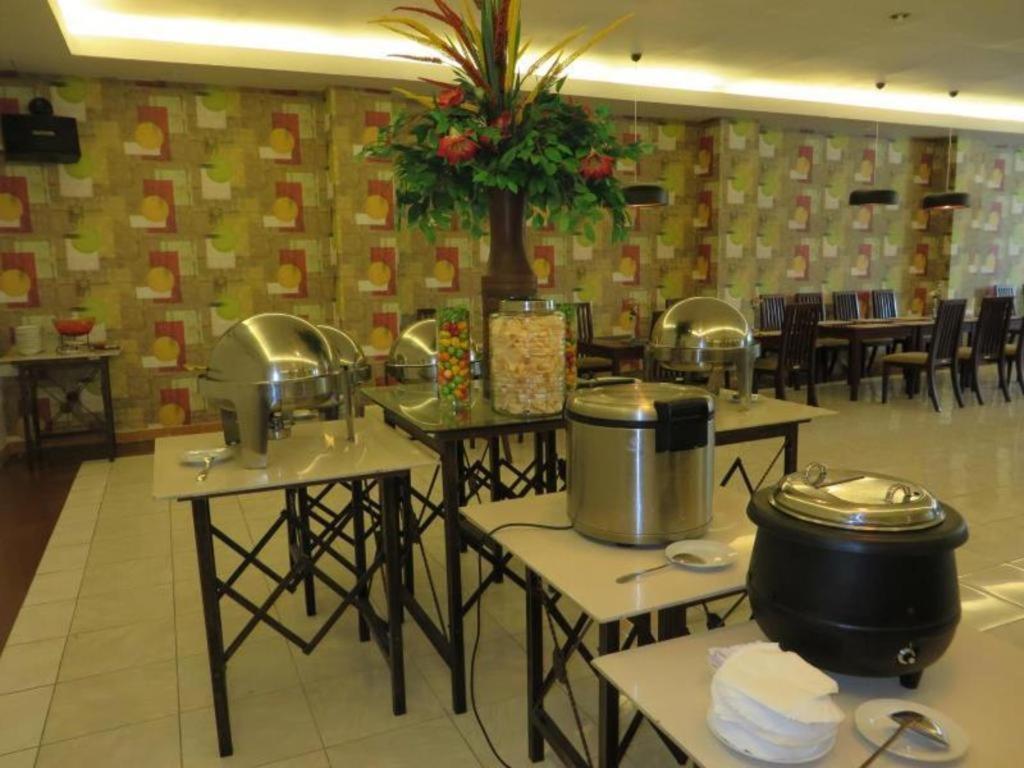 Insumo Palace Hotels & Resorts Kediri  Eksteriør billede