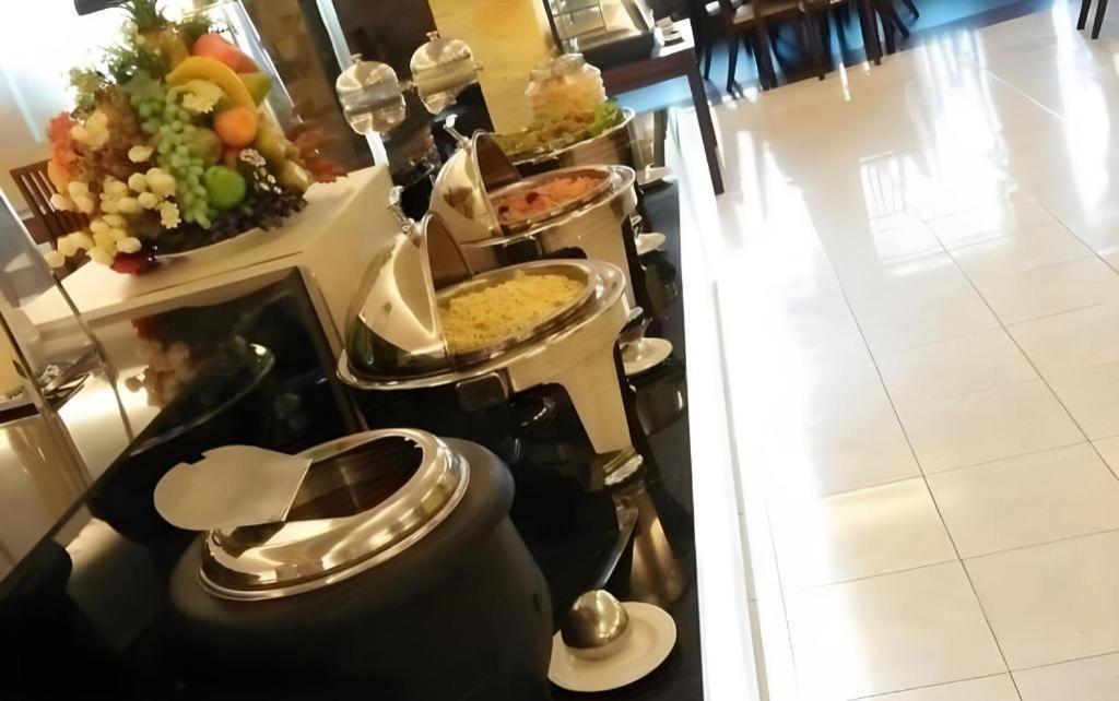 Insumo Palace Hotels & Resorts Kediri  Eksteriør billede