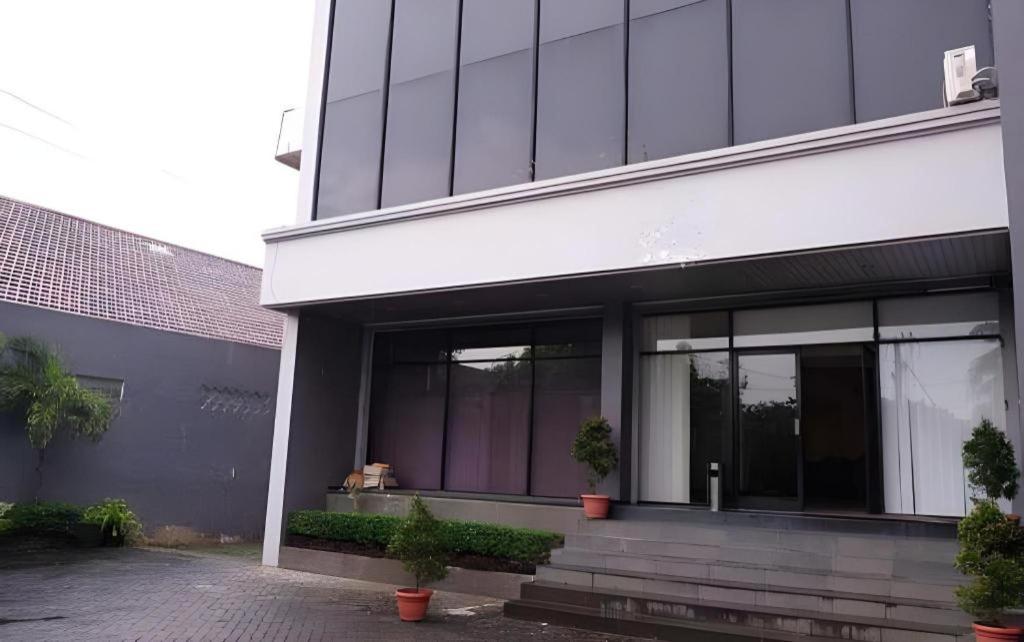 Insumo Palace Hotels & Resorts Kediri  Eksteriør billede